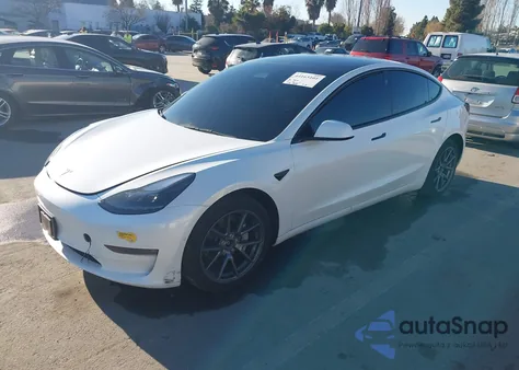 2022 Tesla Model 3 Long Range Dual Motor All-Wheel Drive z USA, uszkodzony, nr VIN 5YJ3E1EB4NF134243